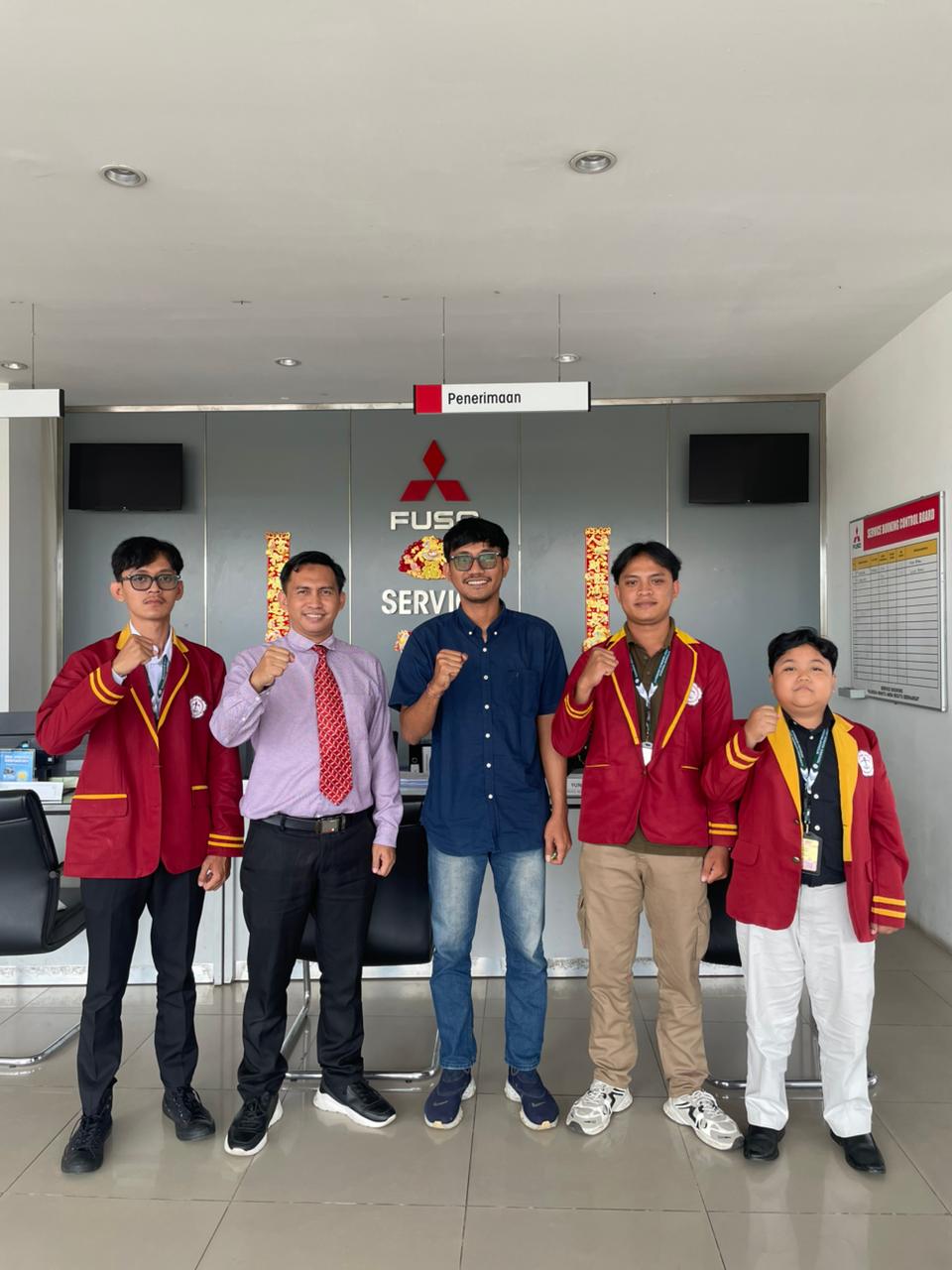 Teknowkrat Student Intern at Mitsubishi's Eternal Reja Bumen to Increase Professional Experience