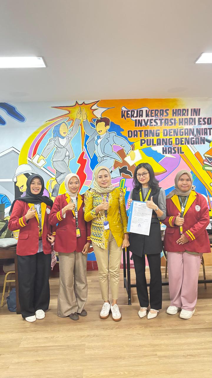 Teknokrat Student Increase Professional Experience Through Interns in Navara City Park