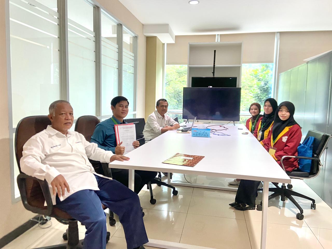 From college to Industries: Teknokrat Students of Competitive Sharpen Through Interns at the Stable Hill of Tbk · Global Voices
