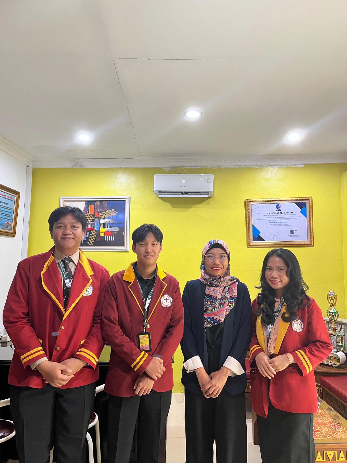 Freshman University of the Indonesian Teknocrat of Human Intern at the Center of Excelence on Metaverse