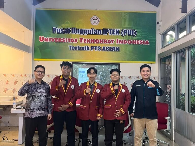 Qadhli Jafar Adrian, BMM., MIT. dan Bapak Yuri Rahmanto, S.Kom., M.Kom